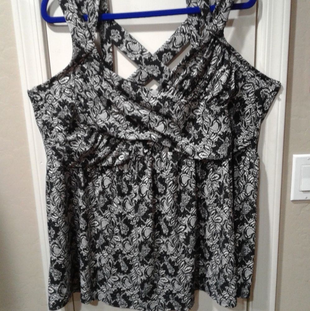 Torrid criss cross baby doll top sz 4 ,26/28